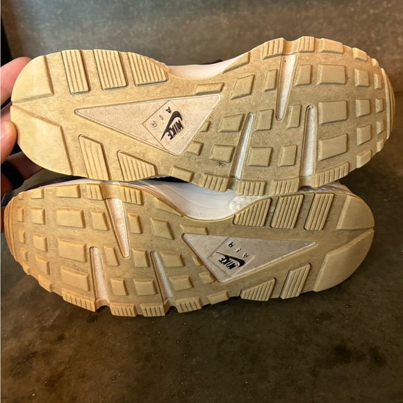 Nike Air Huarache Run Metallic Mahogany Athletic Shoes Size Women’s 8 - Picture 9 of 12